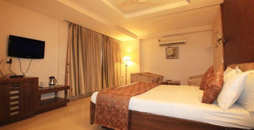 Hotel Eden Amhedabad Dış mekan fotoğraf